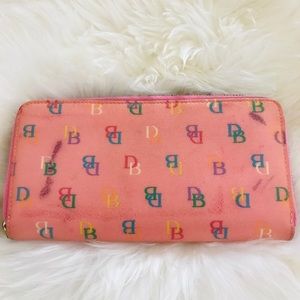 Dooney & Bourke Bags - Dooney & Bourke Wallet Dooney & Bourke Bags - Dooney & Bourke Wallet